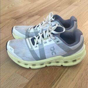 On cloudtec women’s 6.5